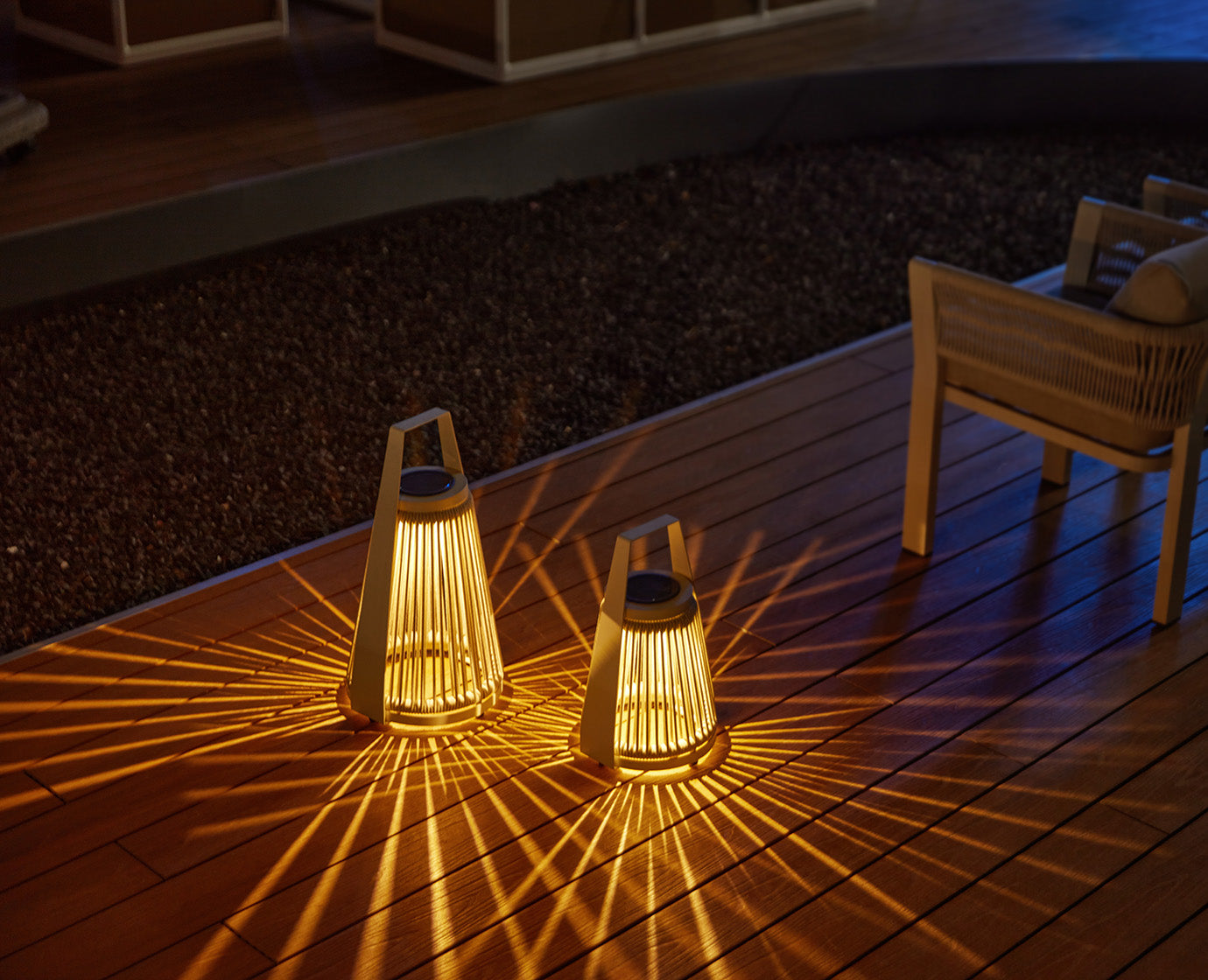 Higold Luxury Exterior Solar lights Outdoor For Yard Apollo Solar Powered Landscape Lighting Lamps For Garden